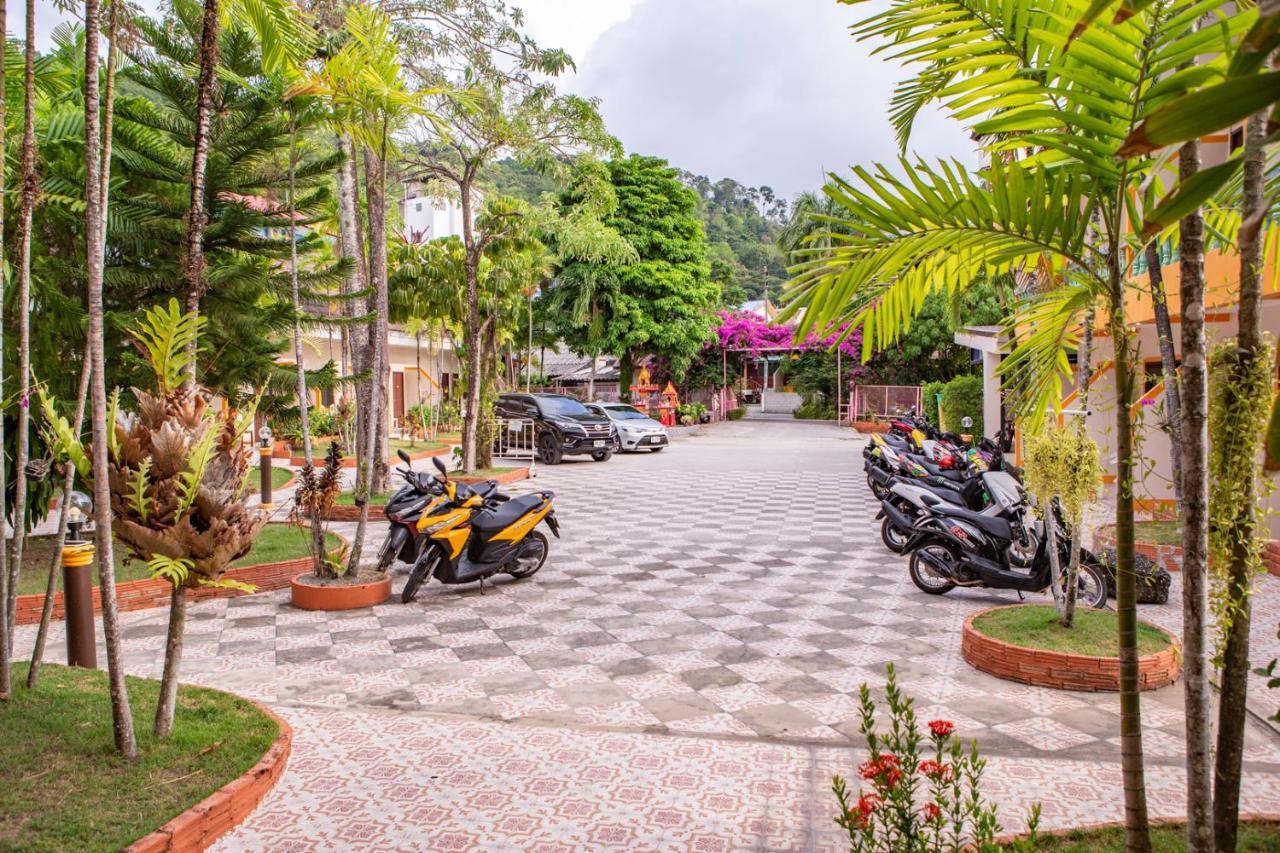 Coconut Resort Hotel Patong 外观 照片