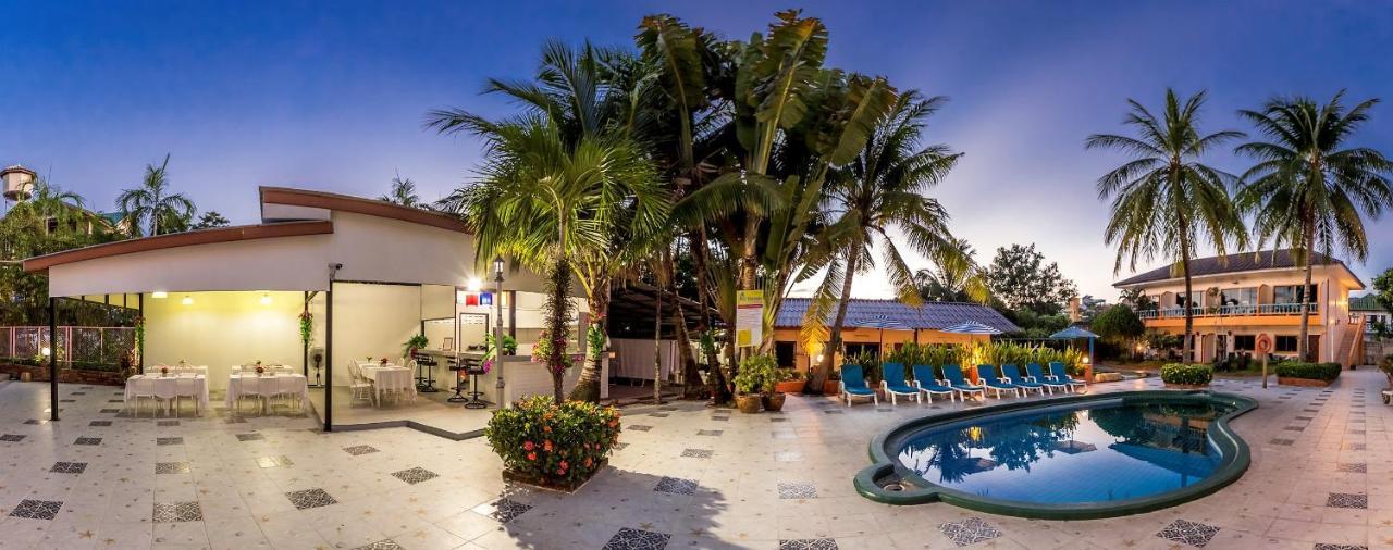 Coconut Resort Hotel Patong 外观 照片